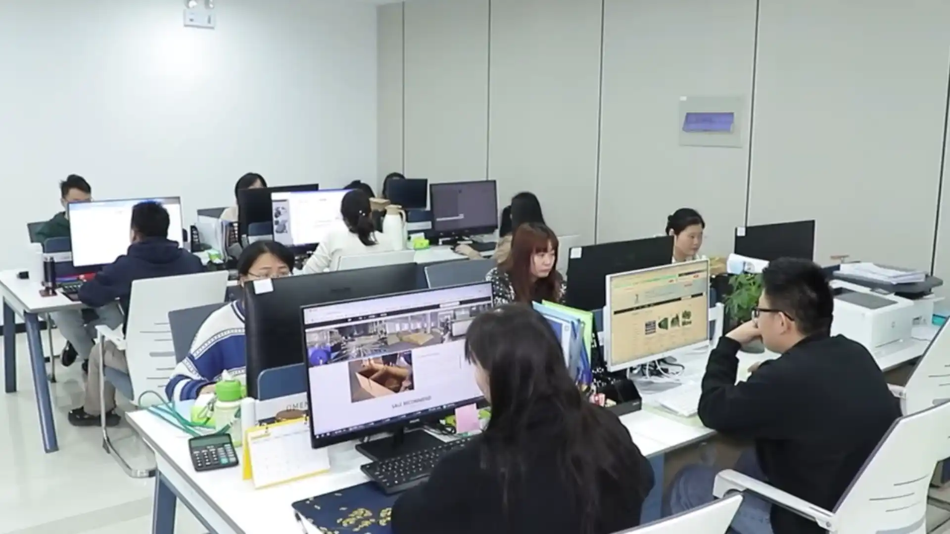 Jinxiang Technology R&D team at work